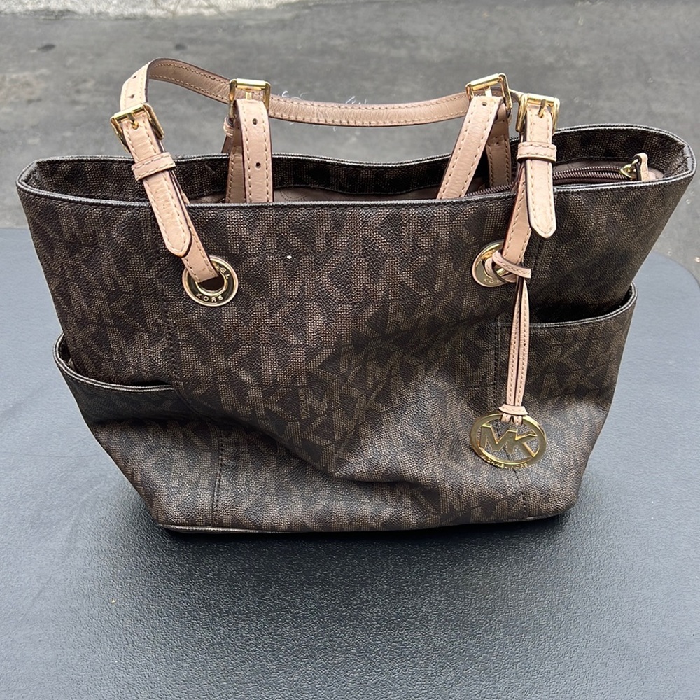 Michael Kors Signature Jet Set Tote